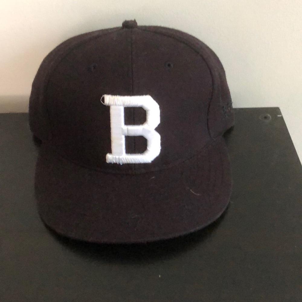 Black Breezy Excursion Fitted Hat